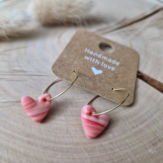 Edelstahl Creole mit Fimo Herz in Rottönen